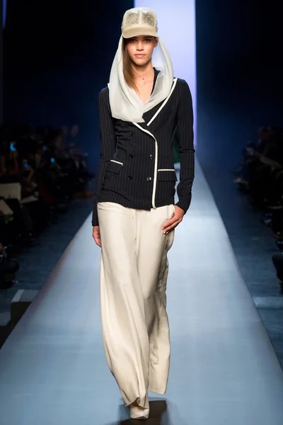 Look 9